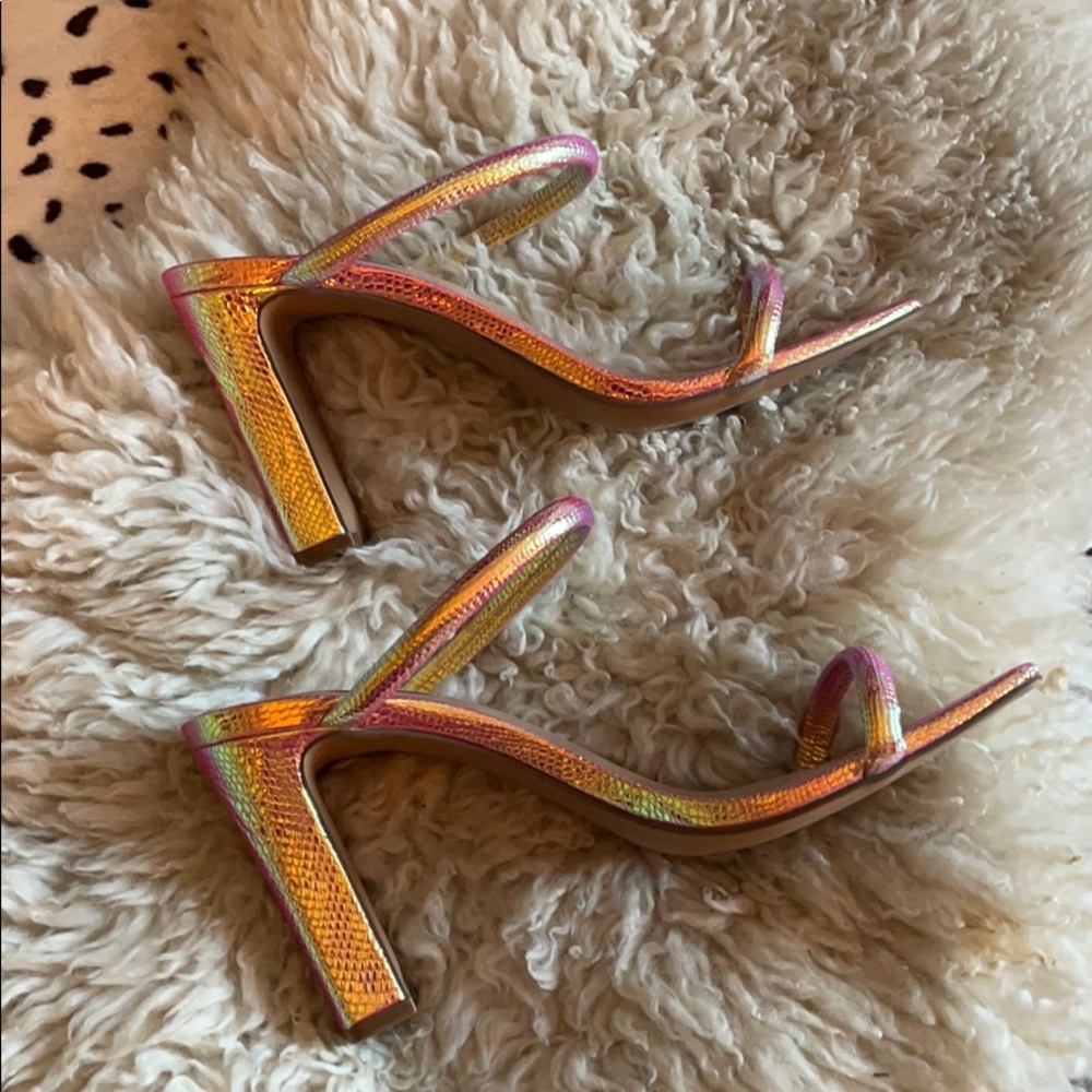 Metallic heels!